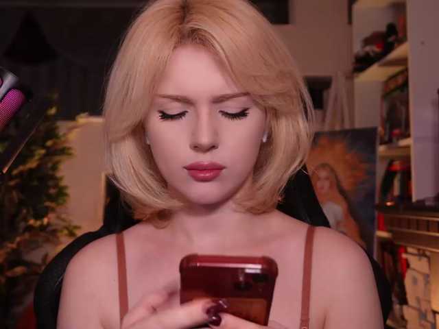 ChristieWade, en directo ahora en BongaCams