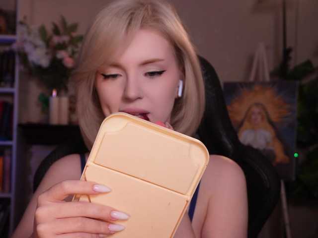 ChristieWade's BongaCams show and profile