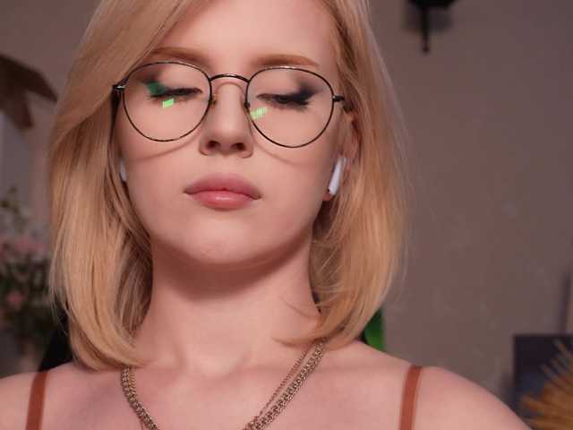 ChristieWade's BongaCams show and profile