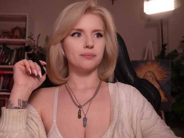 ChristieWade's BongaCams show and profile