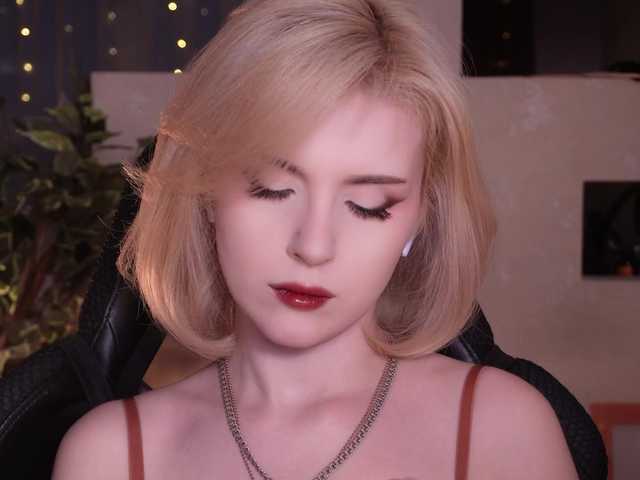 ChristieWade's BongaCams show and profile