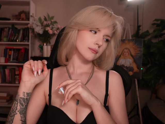 ChristieWade's BongaCams show and profile