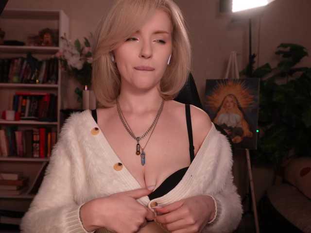 ChristieWade's BongaCams show and profile