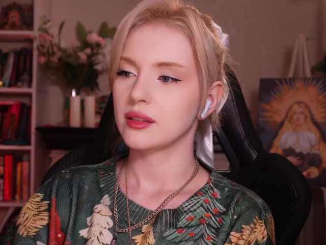 ChristieWade live cam