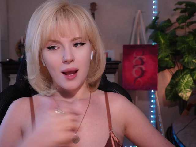ChristieWade live cam on BongaCams