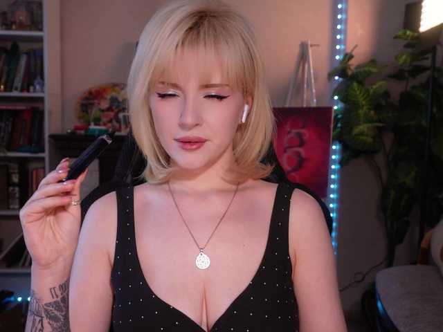 ChristieWade live cam on BongaCams
