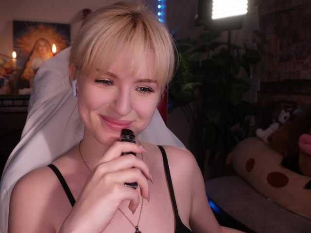 ChristieWade live cam