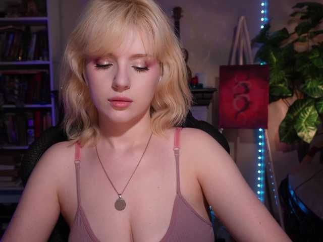 ChristieWade live cam on BongaCams
