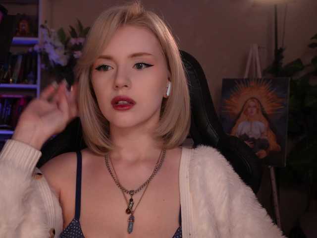 ChristieWade's BongaCams show and profile