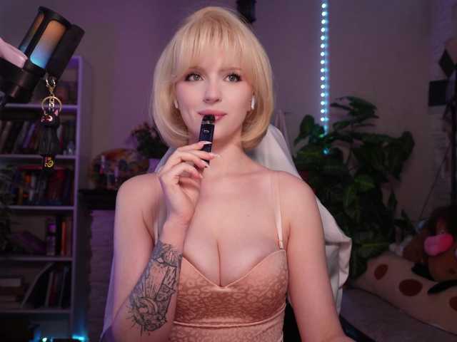 ChristieWade live cam on BongaCams