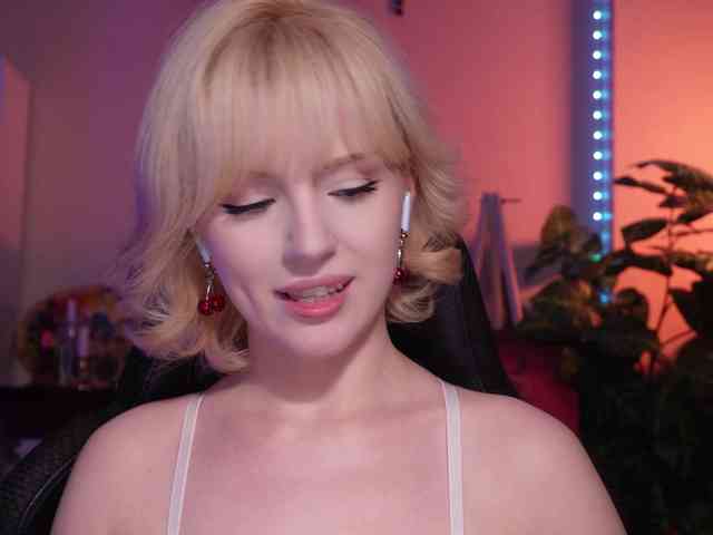 ChristieWade Sex Cam Show