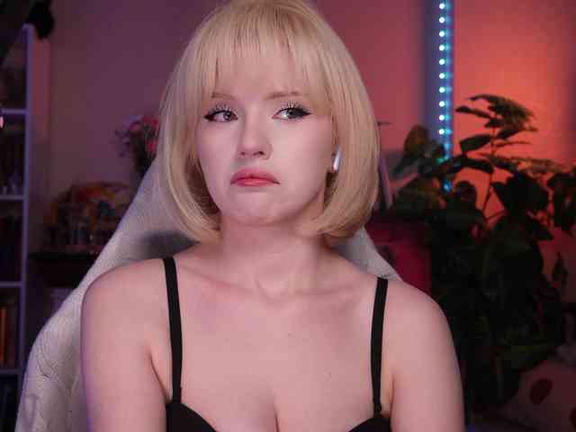 ChristieWade Sex Cam Show