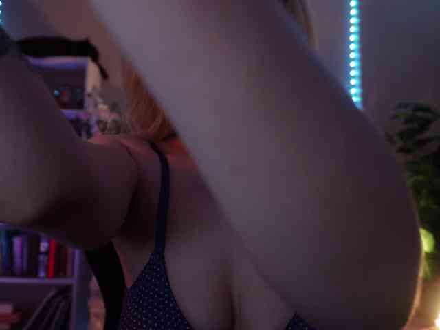 Chris_Foxx webcam