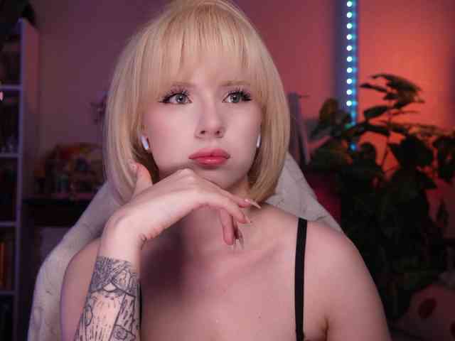 ChristieWade Sex Cam Show