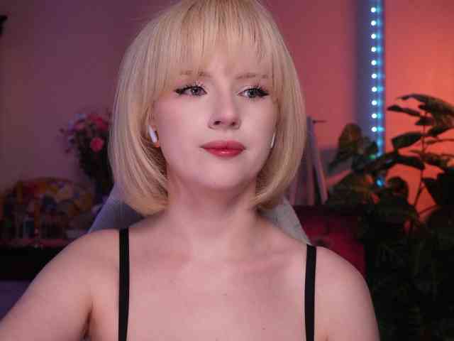 ChristieWade Sex Cam Show