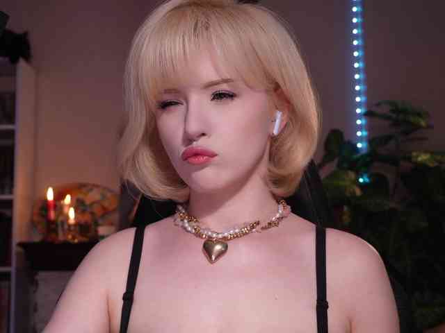 ChristieWade Sex Cam Show