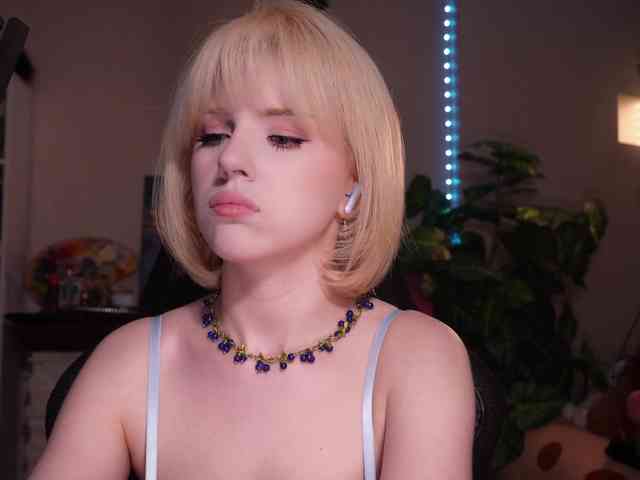 ChristieWade Sex Cam Show