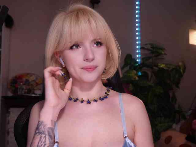 ChristieWade Sex Cam Show