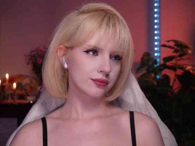 ChristieWade Sex Cam Show