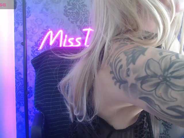 MissDajana live cam on BongaCams