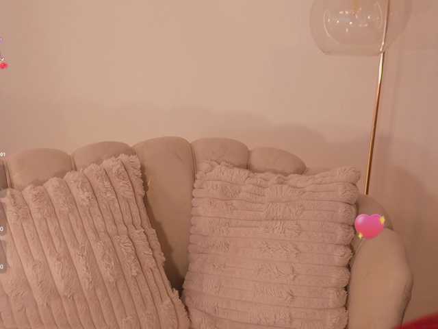 MadelineFox live on BongaCams