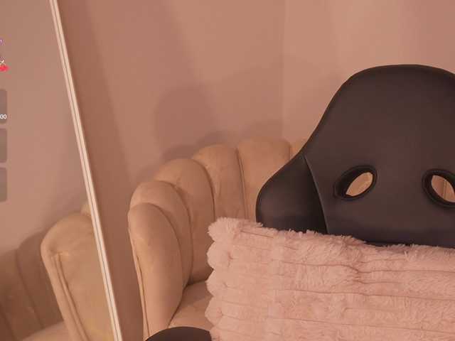 MadelineFox live cam on BongaCams