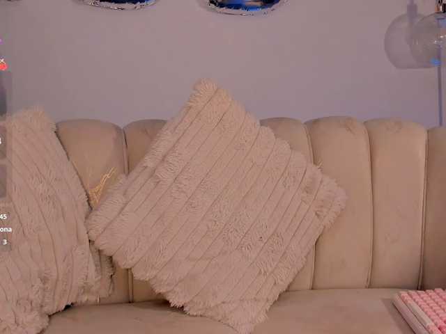 Madelinefox live cam