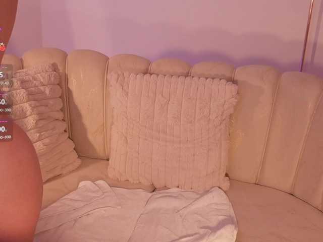 MadelineFox live webcam show
