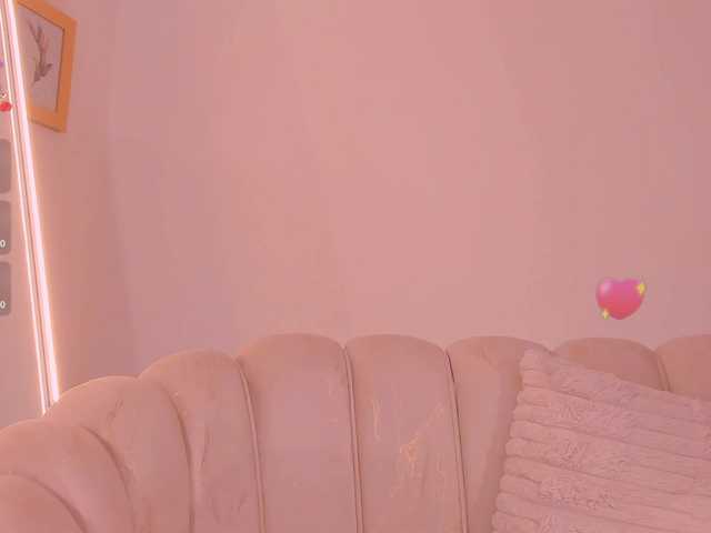 MadelineFox live cam on BongaCams