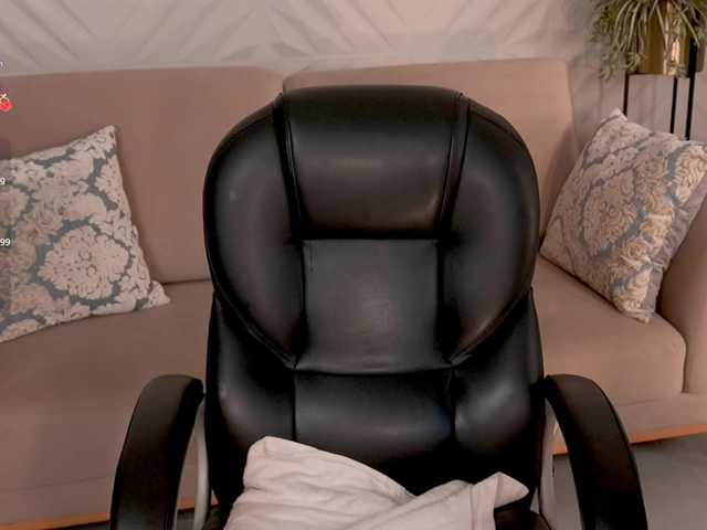 MadelineFox's BongaCams show and profile