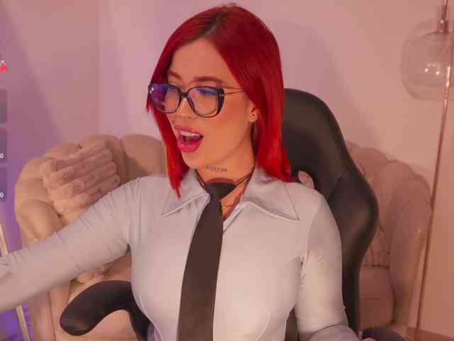 MadelineFox Live Webcam on BongaCams