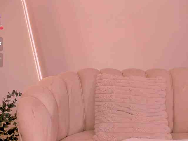 MadelineFox webcam