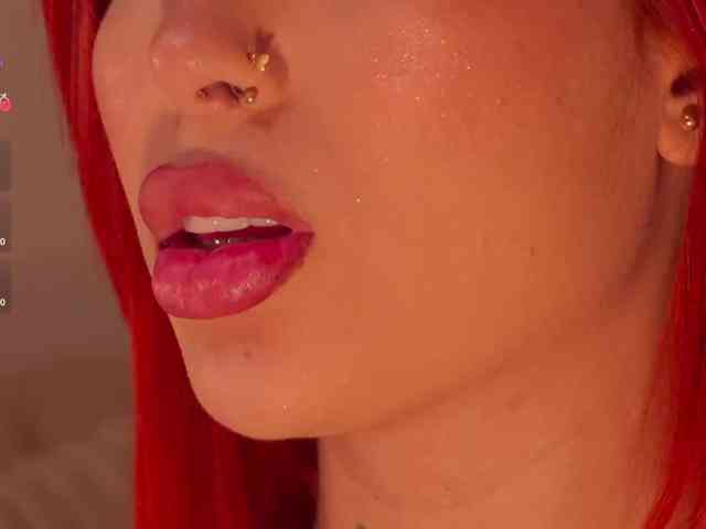 MadelineFox webcam