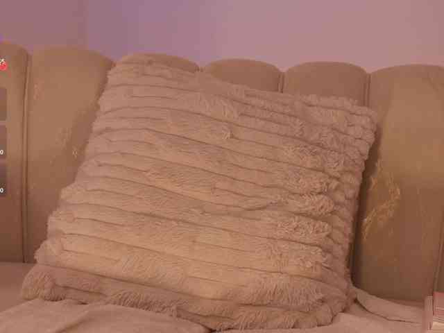 MadelineFox webcam