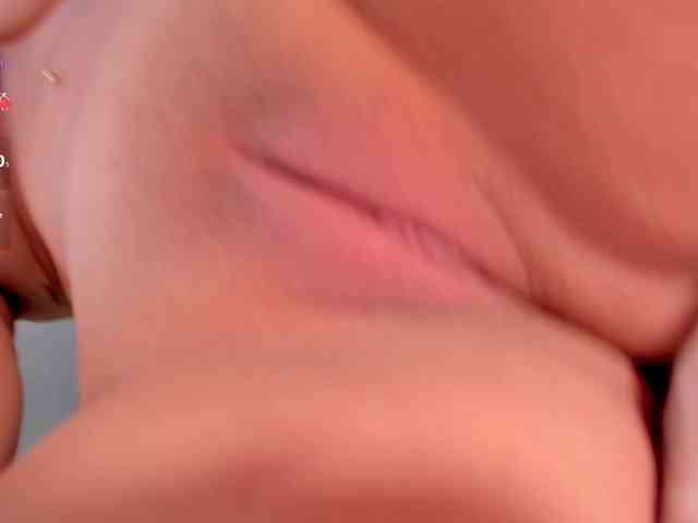 MadelineFox webcam