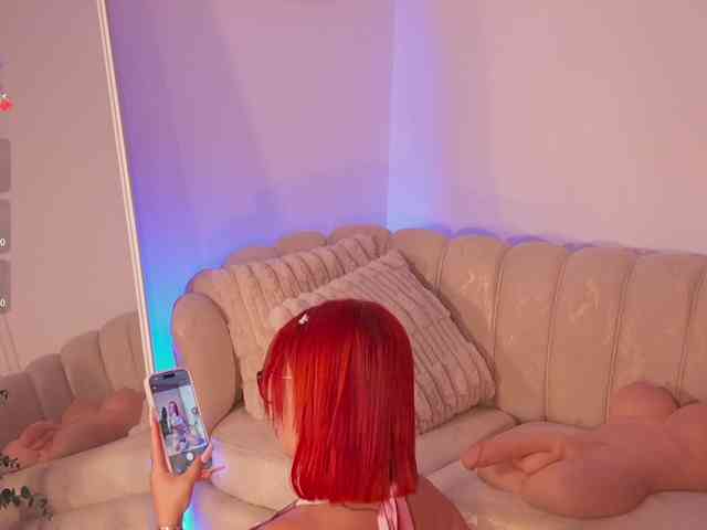 MadelineFox webcam