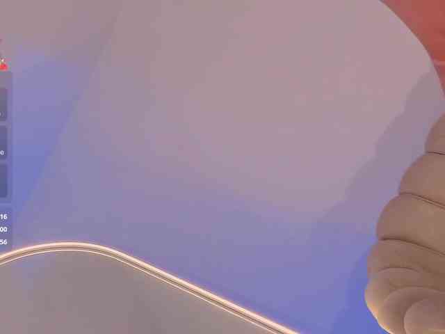 MadelineFox webcam