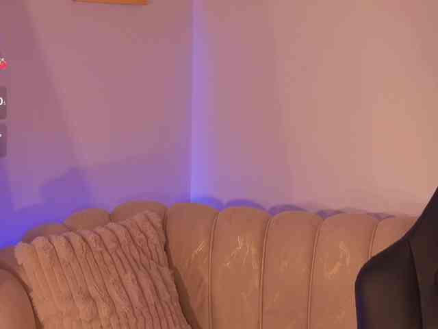 MadelineFox webcam