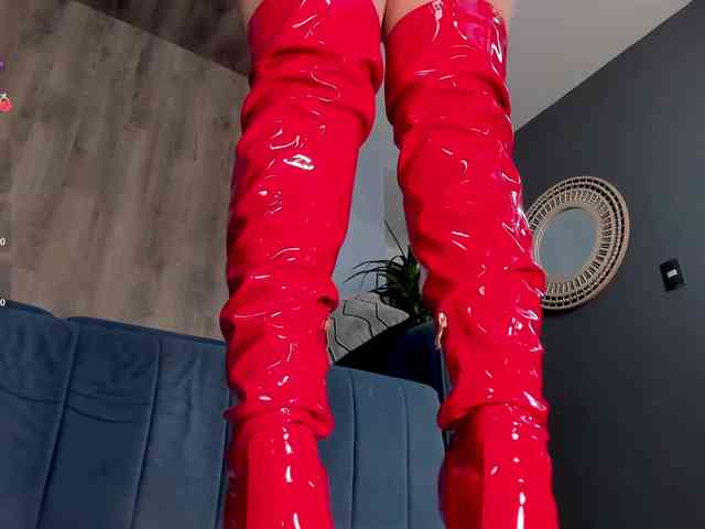 MadelineFox webcam