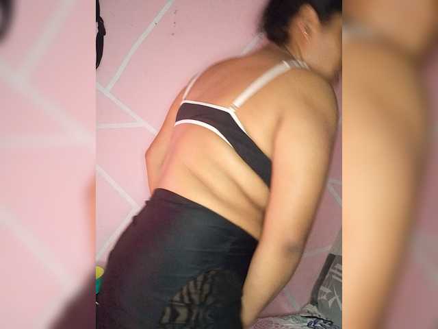 Vanessa333 live cam on BongaCams