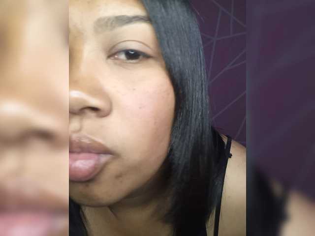 Vanessa333 live cam on BongaCams