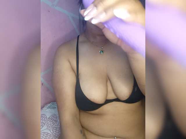 Vanessa333 live cam on BongaCams