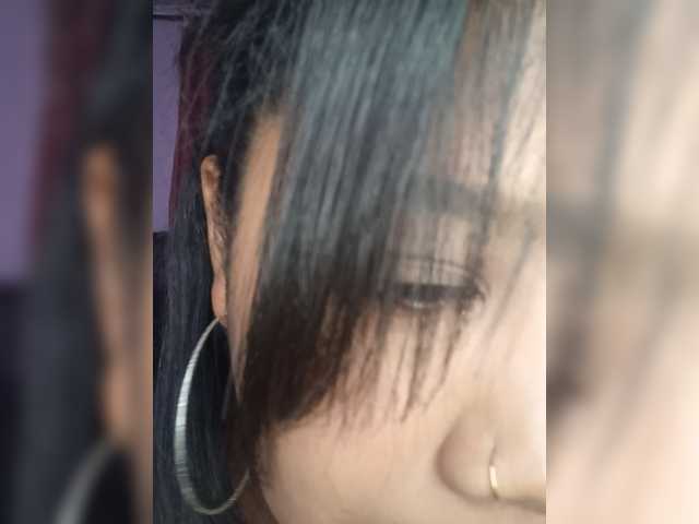 Vanessa333 live cam on BongaCams