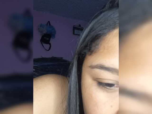 Vanessa333 live cam on BongaCams