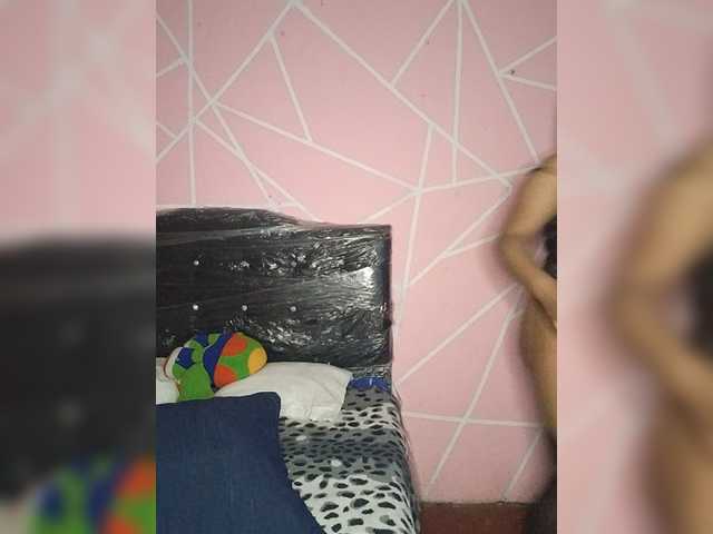 Vanessa333 live cam on BongaCams