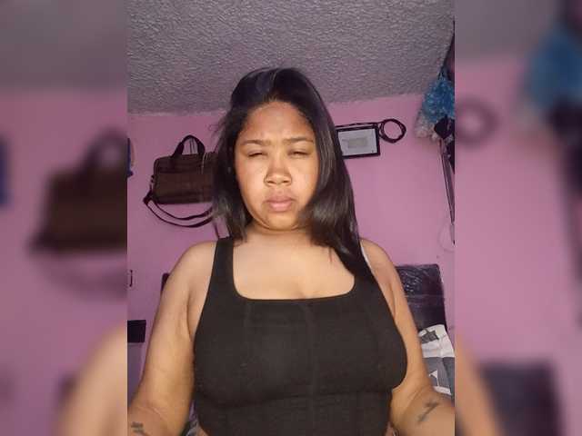 Vanessa333 live cam on BongaCams