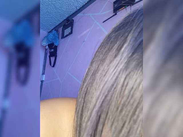 Vanessa333 live cam on BongaCams