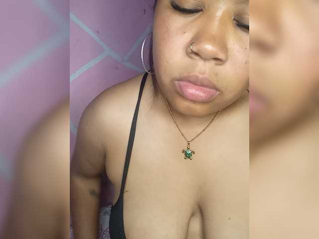 Vanessa333, en vivo ahora en BongaCams
