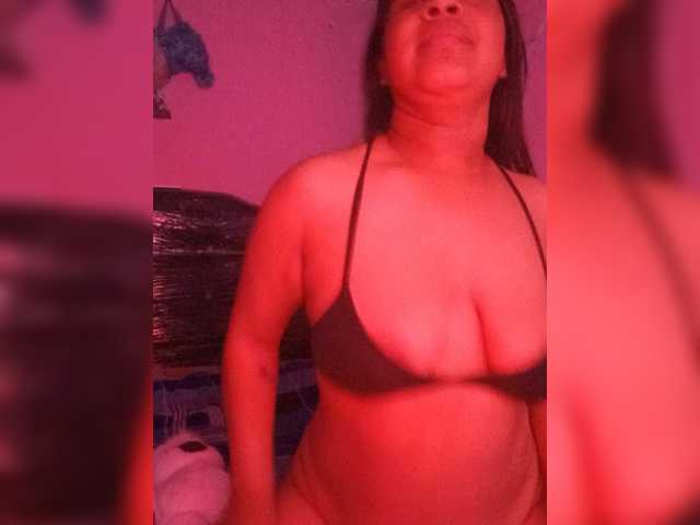 Vanessa333 live cam on BongaCams
