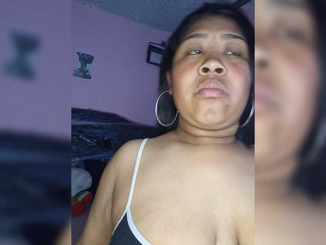 Vanessa333 live cam on BongaCams